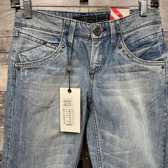 Only Women’s Light Wash Jeans New With Tags - Picture 4 of 7